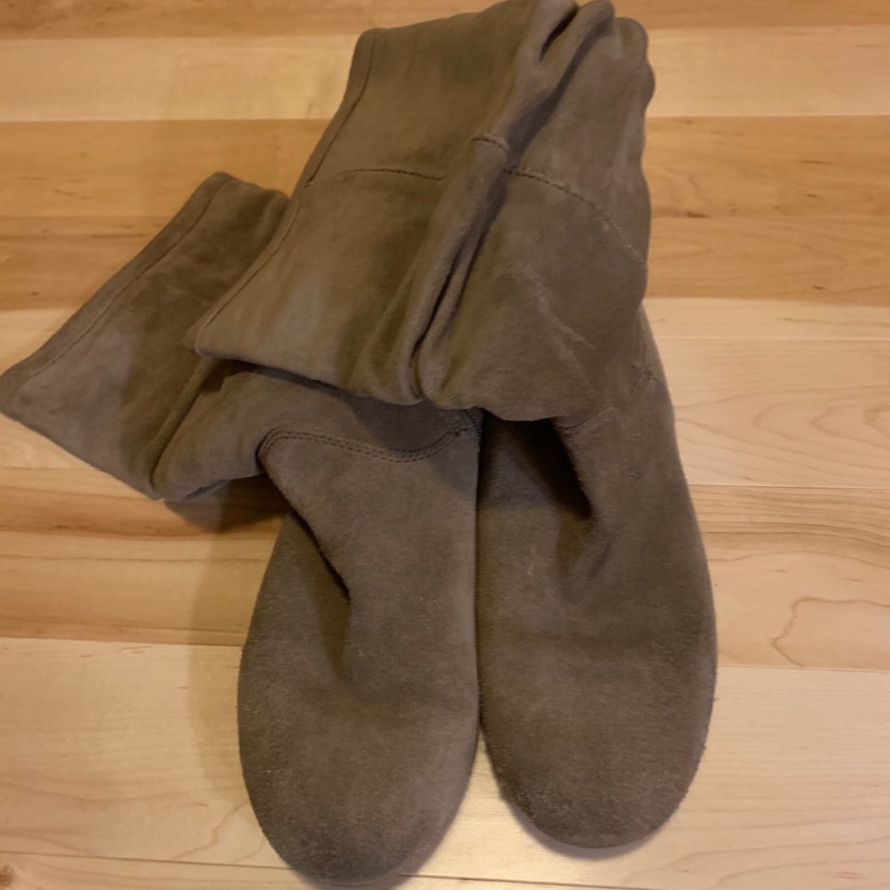 Brown boots